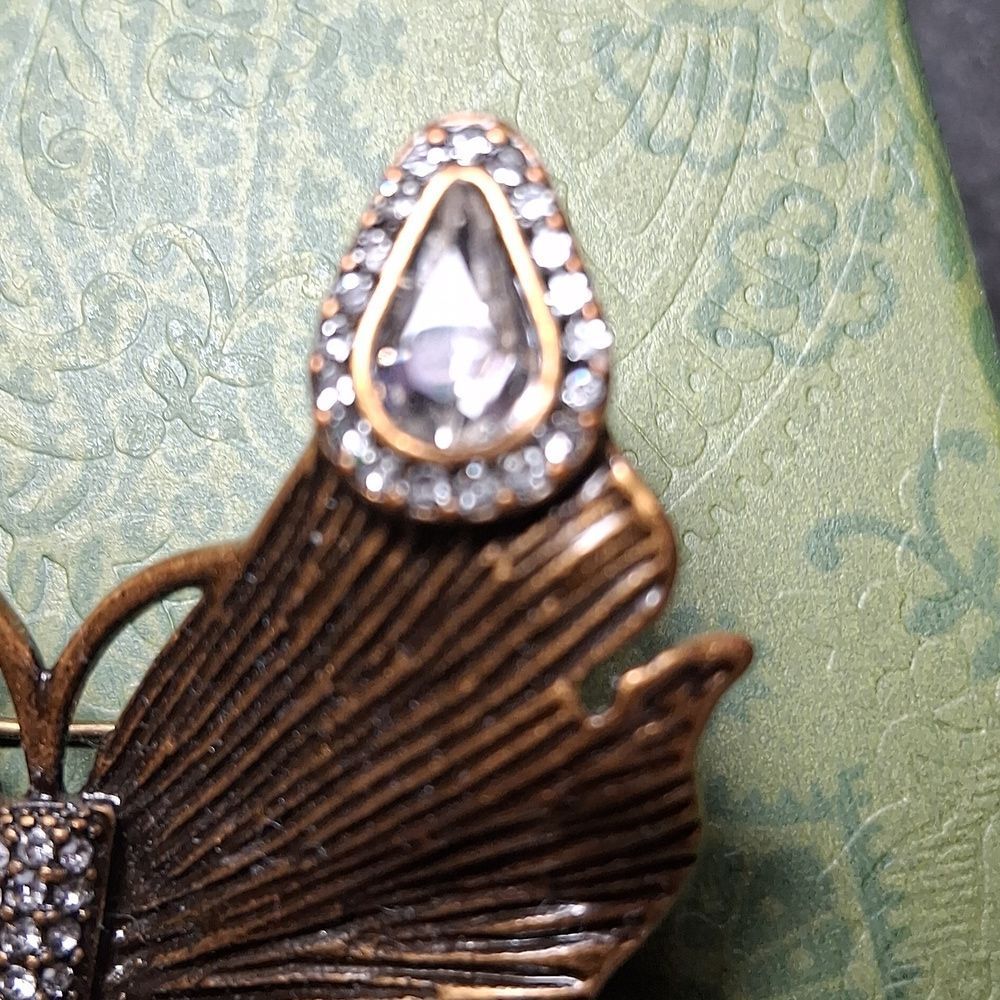 SOLD Gucci Gold and Silver Butterfly Brooch - Picture 13 of 14